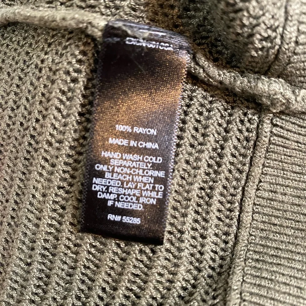 Express open knit top. Olive green size Lrg EUC - Picture 5 of 11